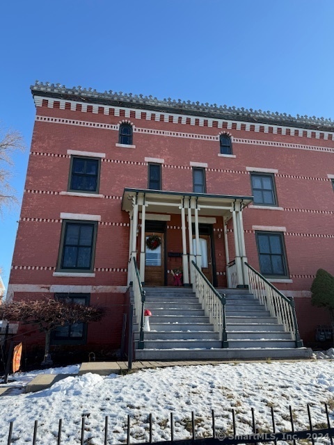 26 Spring St in Bristol, CT - Building Photo