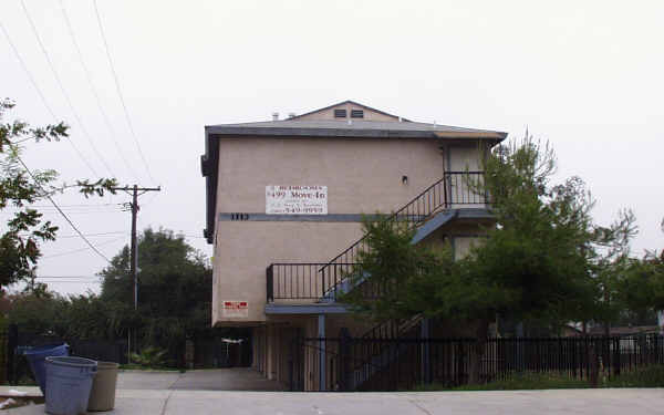 1113 Circle City Dr in Corona, CA - Building Photo - Building Photo