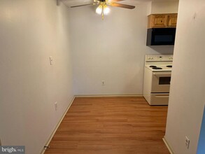 4704 Dorsey Hall Dr-Unit -2-204 in Ellicott City, MD - Building Photo - Building Photo