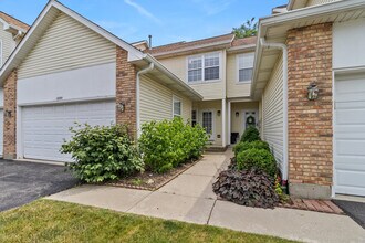 13355 W Heiden Cir in Lake Bluff, IL - Building Photo - Building Photo