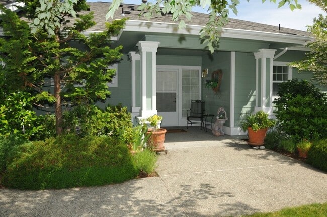 22562 SE 45th St in Issaquah, WA - Building Photo - Building Photo