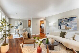 8980 Redmond - Woodinville Rd NE in Redmond, WA - Building Photo - Building Photo