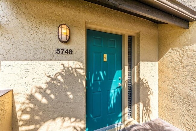 5748 Ashton Lake Dr in Sarasota, FL - Building Photo - Building Photo