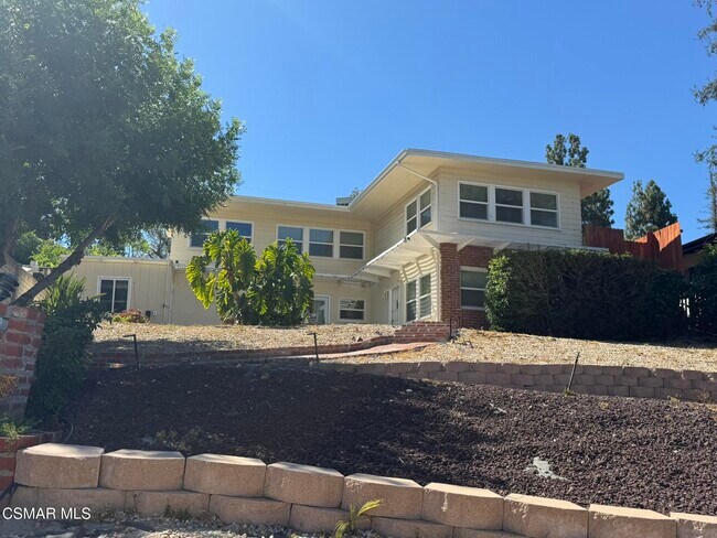 22319 MacFarlane Dr in Los Angeles, CA - Building Photo - Building Photo