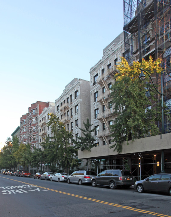 131 West 110 Street in New York, NY - Foto de edificio