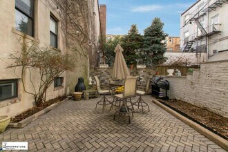 150 Carroll St in Brooklyn, NY - Building Photo - Building Photo