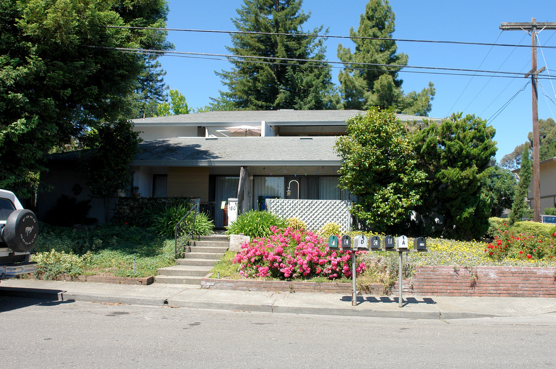 180 Gold Ridge in Sebastopol, CA - Building Photo