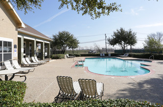 Mayfield Park Apartments in Arlington, TX - Building Photo - Building Photo