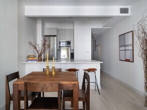 405 E 78th St in New York, NY - Foto de edificio - Building Photo