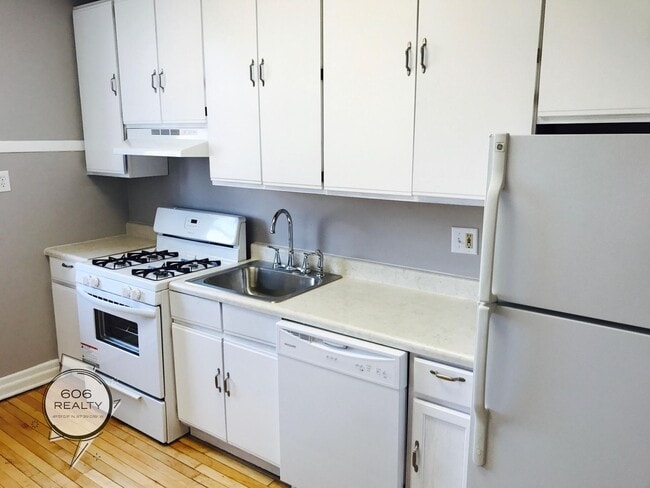 3934 N Keeler Ave in Chicago, IL - Building Photo - Building Photo