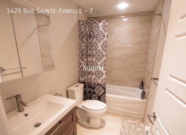 3429 Rue Sainte-Famille in Montréal, QC - Building Photo - Building Photo