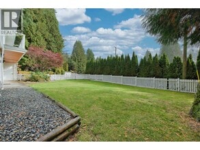 3915 Westridge Ave in West Vancouver, BC - Building Photo - Building Photo