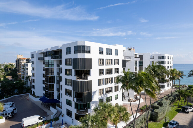 Hillsboro Ocean Club in Hillsboro Beach, FL - Building Photo - Building Photo