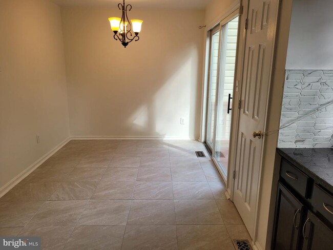 8636 Sanderling Dr in Manassas, VA - Building Photo - Building Photo