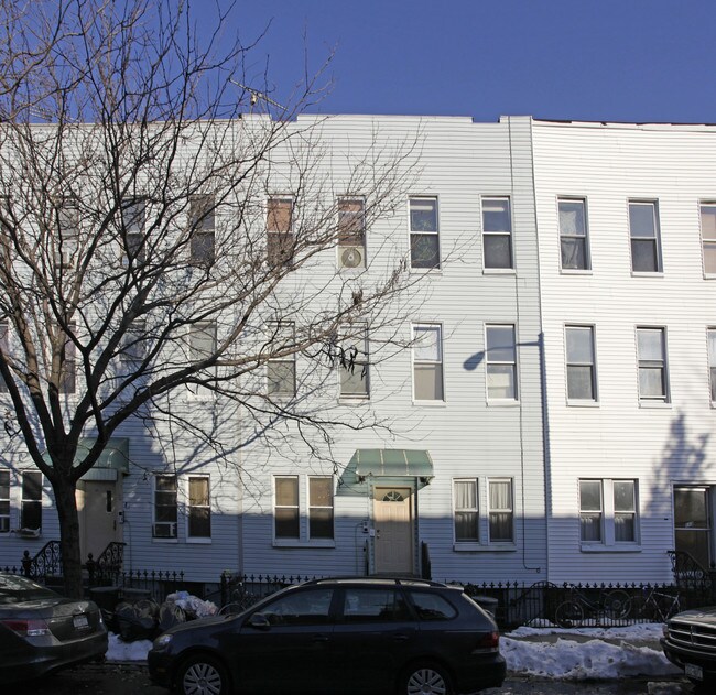 111 Freeman St in Brooklyn, NY - Building Photo - Building Photo
