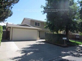 160 Lakehurst Dr in Vacaville, CA - Building Photo