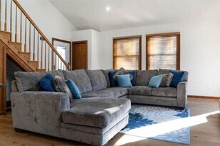 547 Tall Pines Dr in Mineral, VA - Building Photo