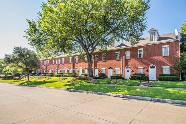 5017 Birchman Ave in Fort Worth, TX - Foto de edificio - Building Photo