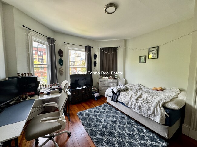 789 Columbia Rd, Unit 2 in Boston, MA - Building Photo - Building Photo