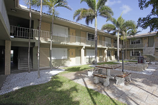 On To Pompano 7 LLC Apartamentos