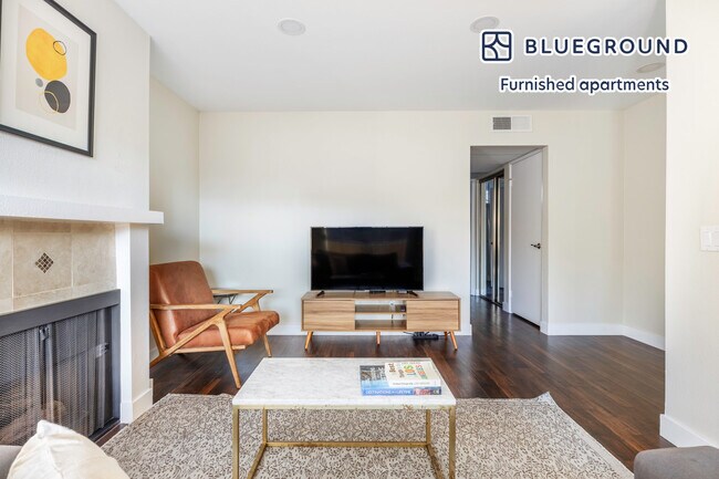 960 N Alfred St-Unit -FL1-ID362 in Los Angeles, CA - Building Photo - Building Photo