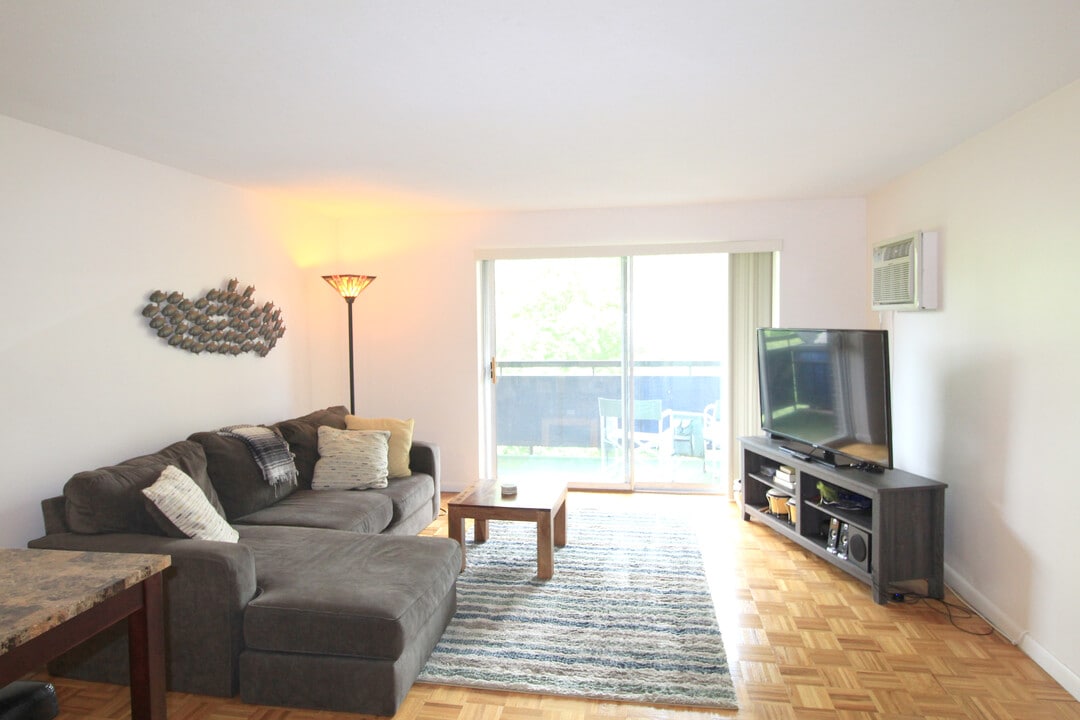 32 Whites Ave in Watertown, MA - Foto de edificio