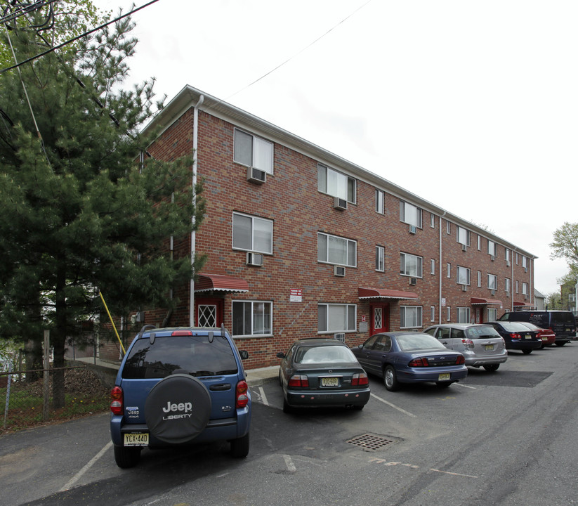 Bellcrest Apartments in Belleville, NJ - Building Photo