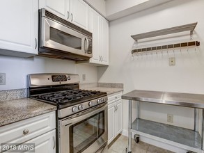 555 Massachusetts Ave NW-Unit -1317 in Washington, DC - Building Photo - Building Photo