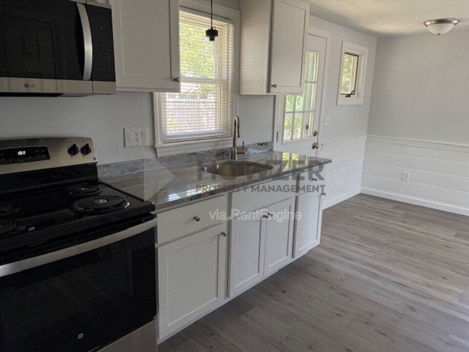 4 Crescent in Barnstable, MA - Building Photo