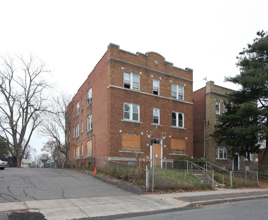 49 Acton St in Hartford, CT - Foto de edificio