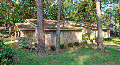 Miccosukee Hills Apartments in Tallahassee, FL - Building Photo - Building Photo