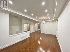 26 Starhill Crescent in Markham, ON - Building Photo - Building Photo