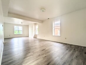 5552 Black St in Pittsburgh, PA - Foto de edificio - Building Photo