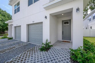 4402 W Gray St in Tampa, FL - Building Photo - Building Photo