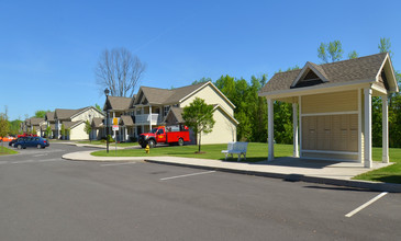 Baker Street Landing in Churchville, NY - Foto de edificio - Building Photo