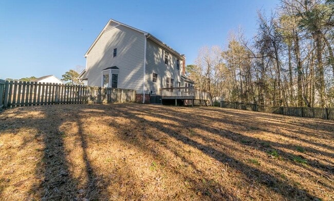 124 Archdale Dr in Jacksonville, NC - Building Photo - Building Photo
