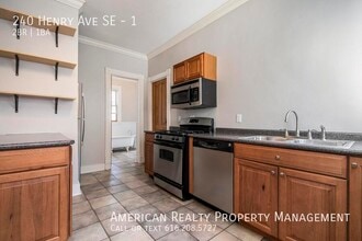 240 Henry Ave SE in Grand Rapids, MI - Building Photo - Building Photo