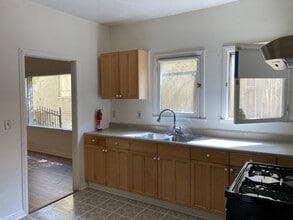 1015 3/4-929 W Kensington Rd in Los Angeles, CA - Building Photo - Building Photo