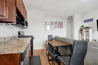 3807 W Altgeld St in Chicago, IL - Building Photo - Building Photo