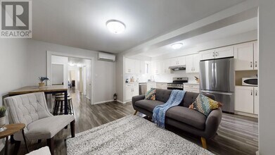 1074 Bloor St W in Toronto, ON - Building Photo - Building Photo