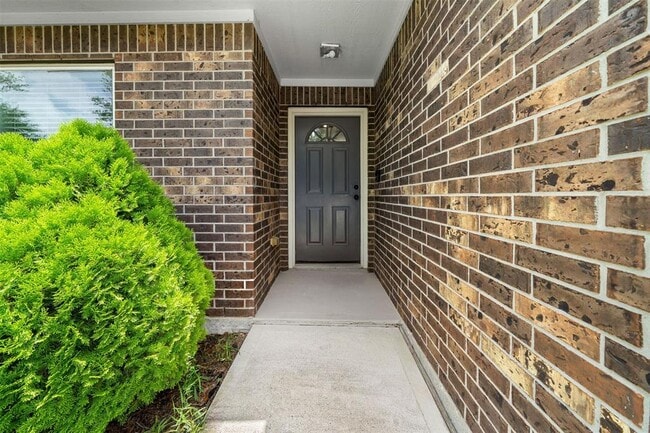 8802 Shady Vista Ln in Houston, TX - Building Photo - Building Photo