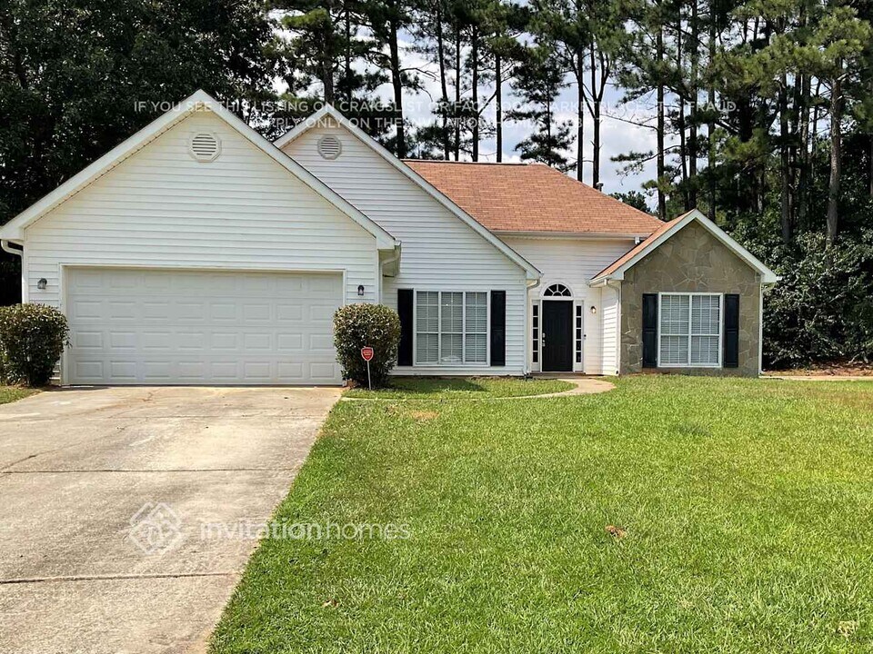 715 Hunters Ln in Loganville, GA - Building Photo