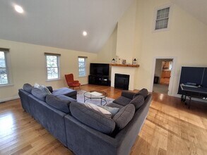 6 Rockwood Ln in Lincoln, MA - Building Photo - Building Photo