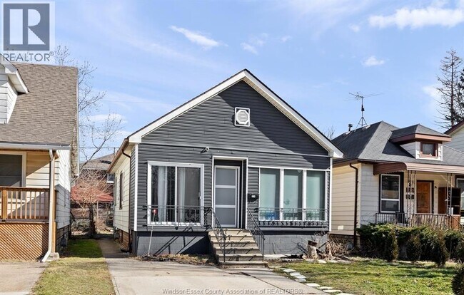 374 Rankin Ave in Windsor, ON - Building Photo - Building Photo