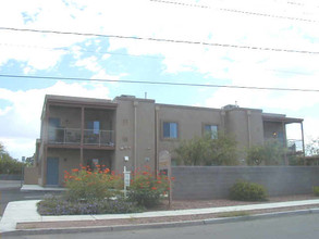 4038-4046 E Fairmount St in Tucson, AZ - Building Photo - Building Photo