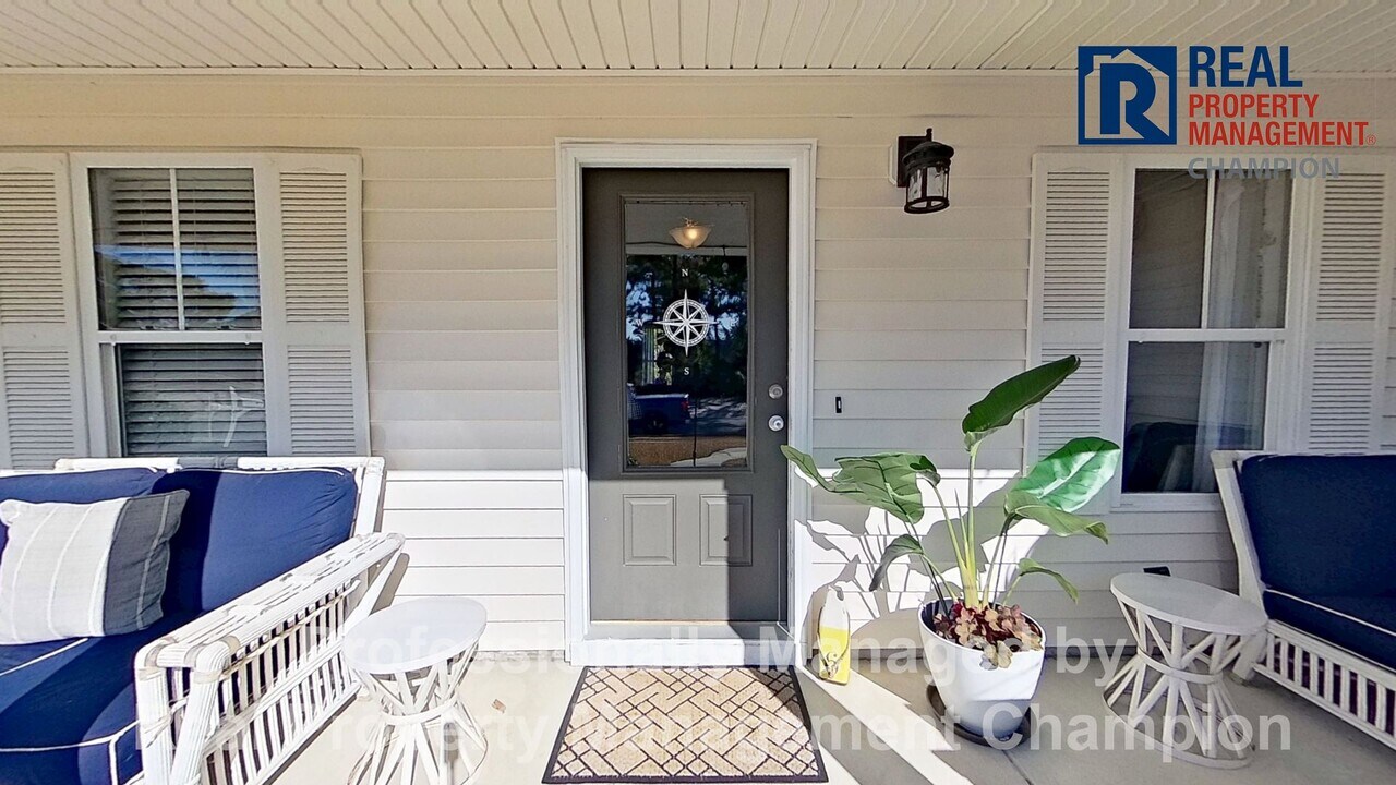 615 Catamaran Dr in Wilmington, NC - Building Photo