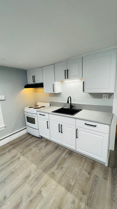 153 S Main St in Phoenixville, PA - Building Photo