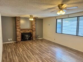 907 SE M St in Grants Pass, OR - Building Photo - Building Photo