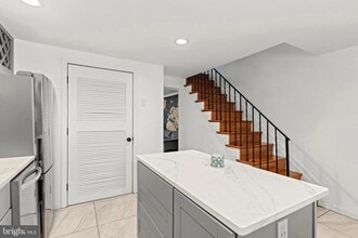 1854 Dutch Village Dr in Hyattsville, MD - Building Photo - Building Photo