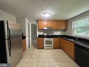 5713 Heming Ave in Springfield, VA - Building Photo - Building Photo